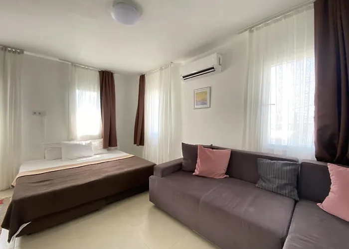 Stylish Peaceful Gem In Center Apartamento