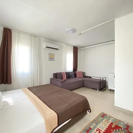 Stylish Peaceful Gem In Center *