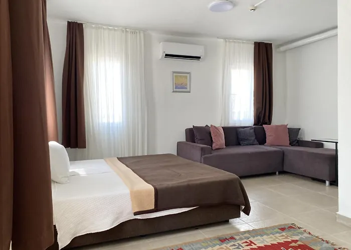 Stylish Peaceful Gem In Center *